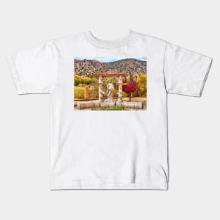 El Santuario de Chimayo Sculpture Garden 3 Kids T-Shirt